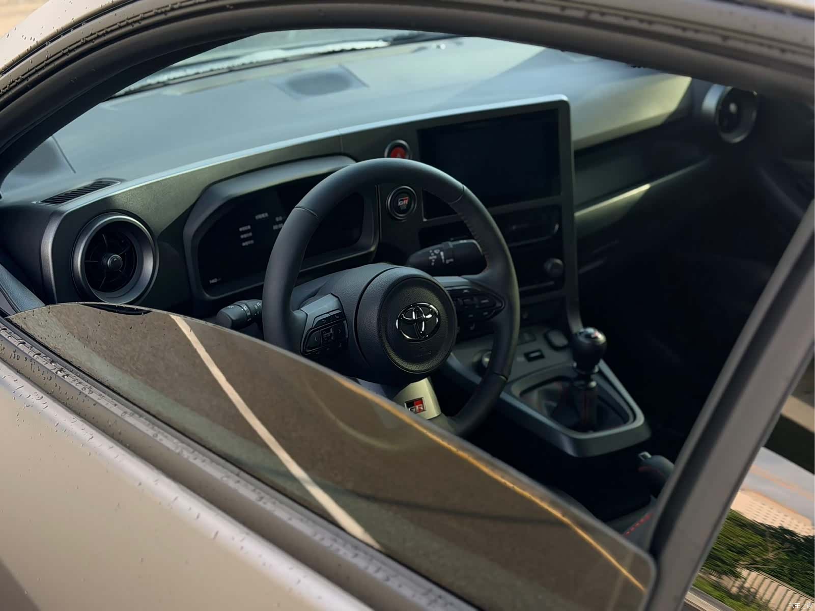Toyota Yaris, 2026 11