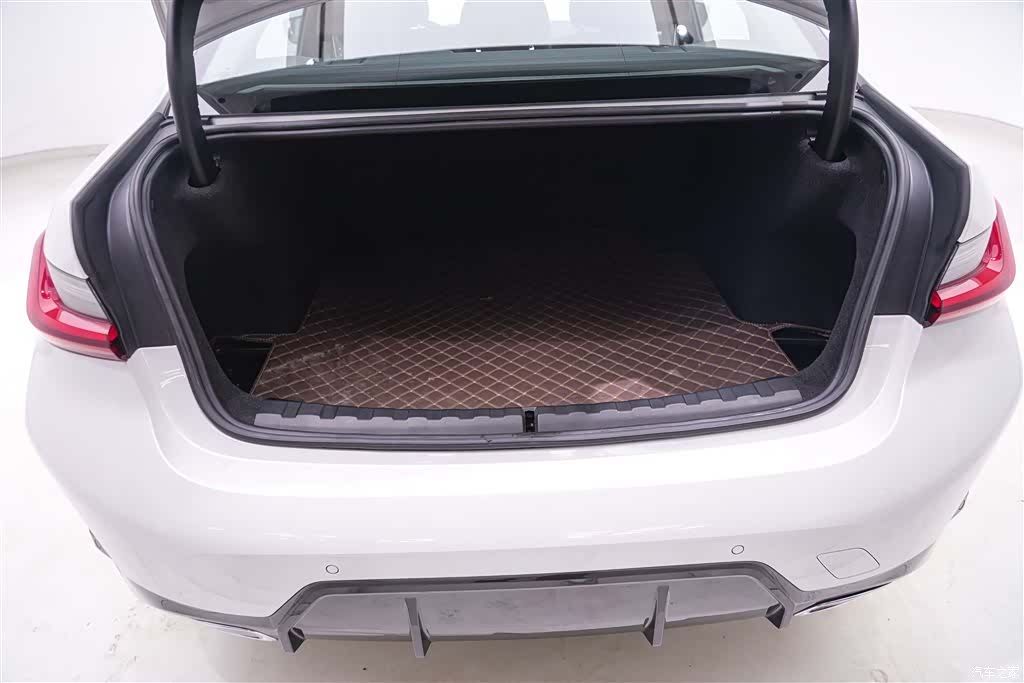 BMW 3 Series, 2023 14