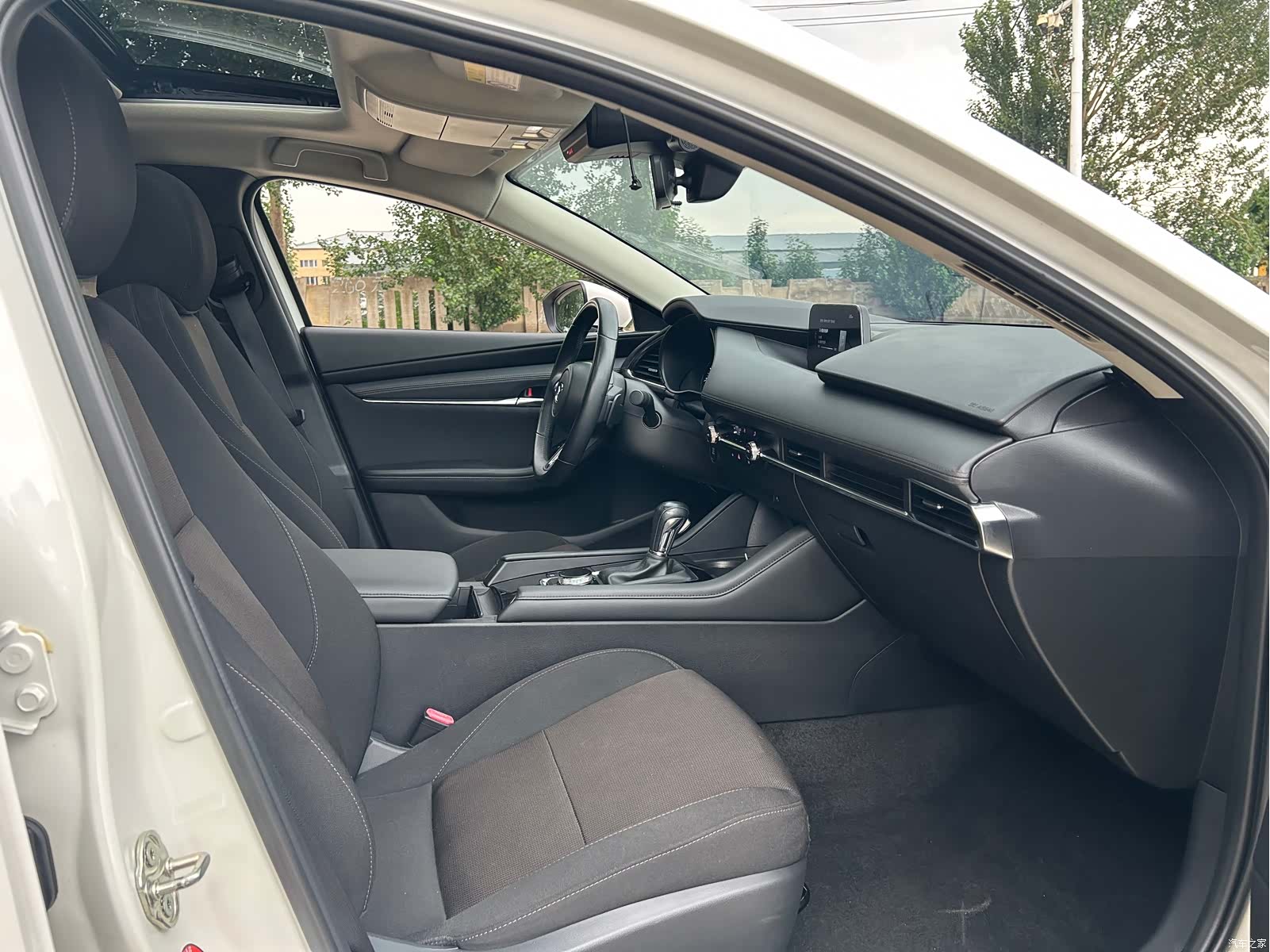 Mazda Mazda3, 2023 17