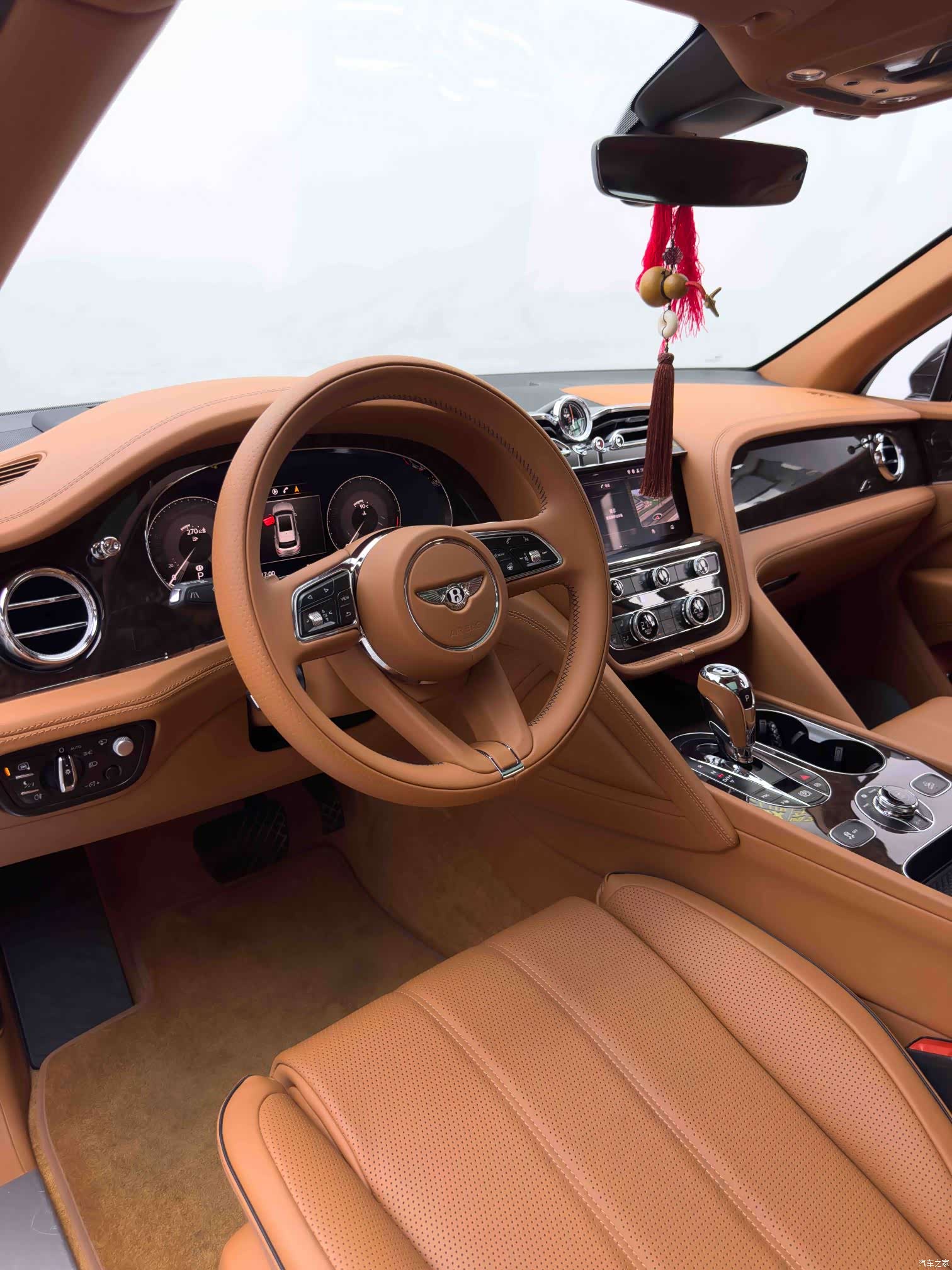 Bentley Bentayga, 2022 16