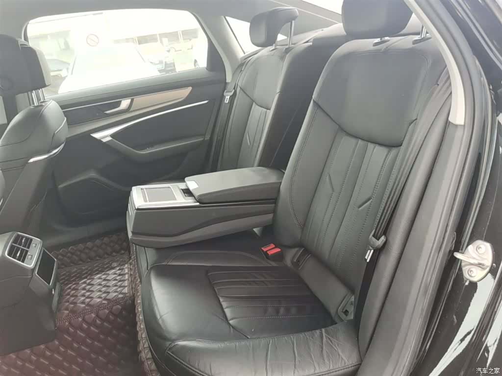 Audi A6L, 2021 24