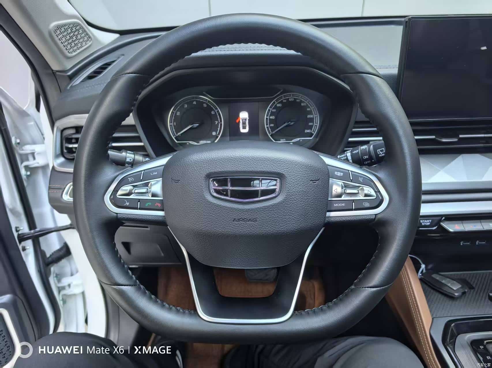 Geely X6, 2022 15