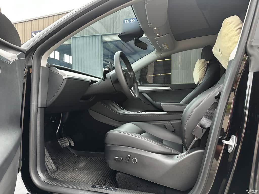 Tesla Model Y, 2024 13