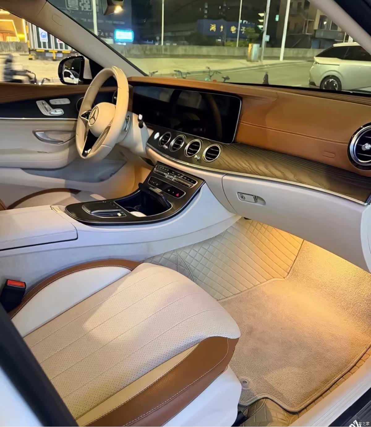 Mercedes-Benz E-Class, 2022 4