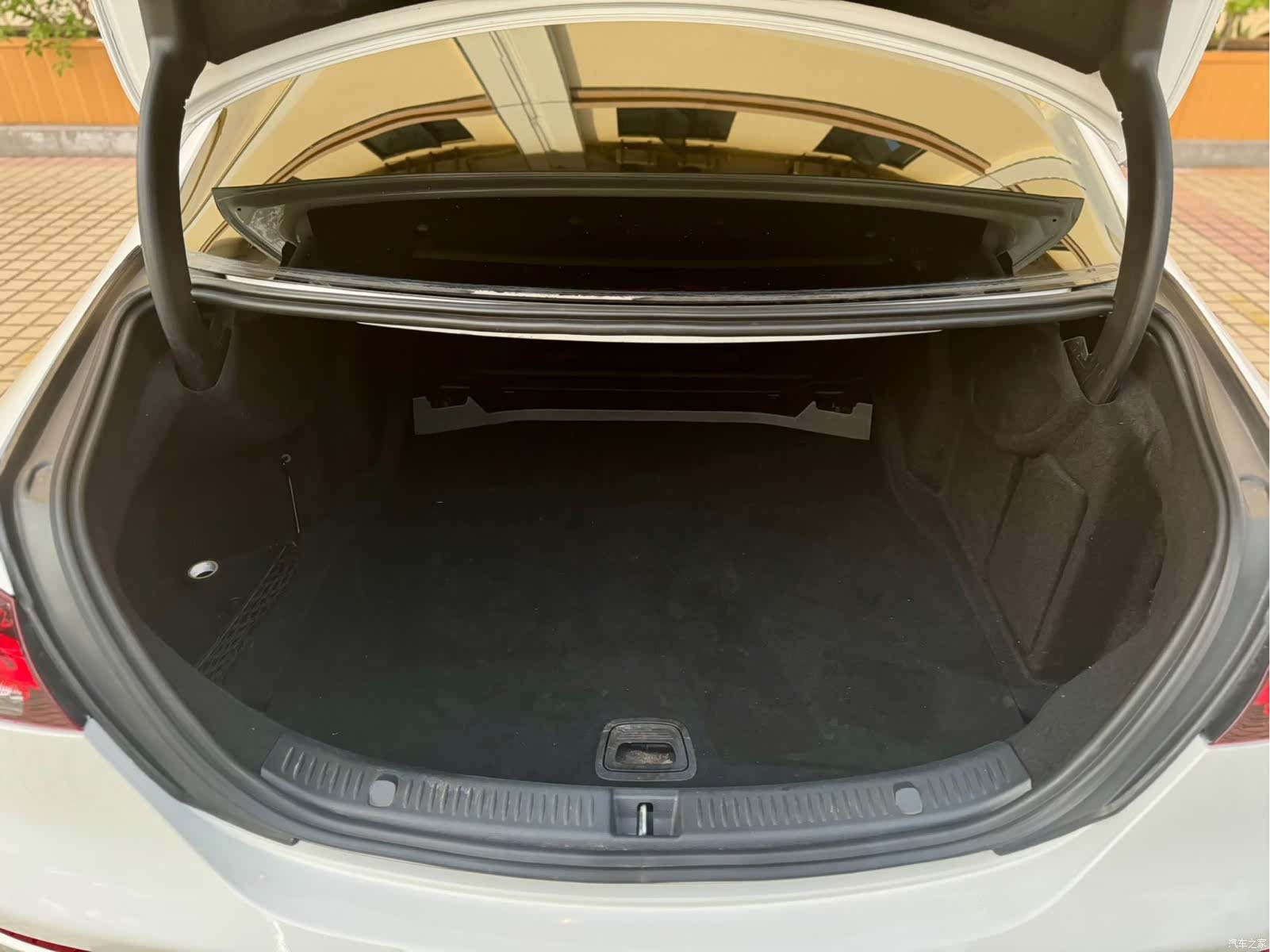Mercedes-Benz E-Class, 2018 25