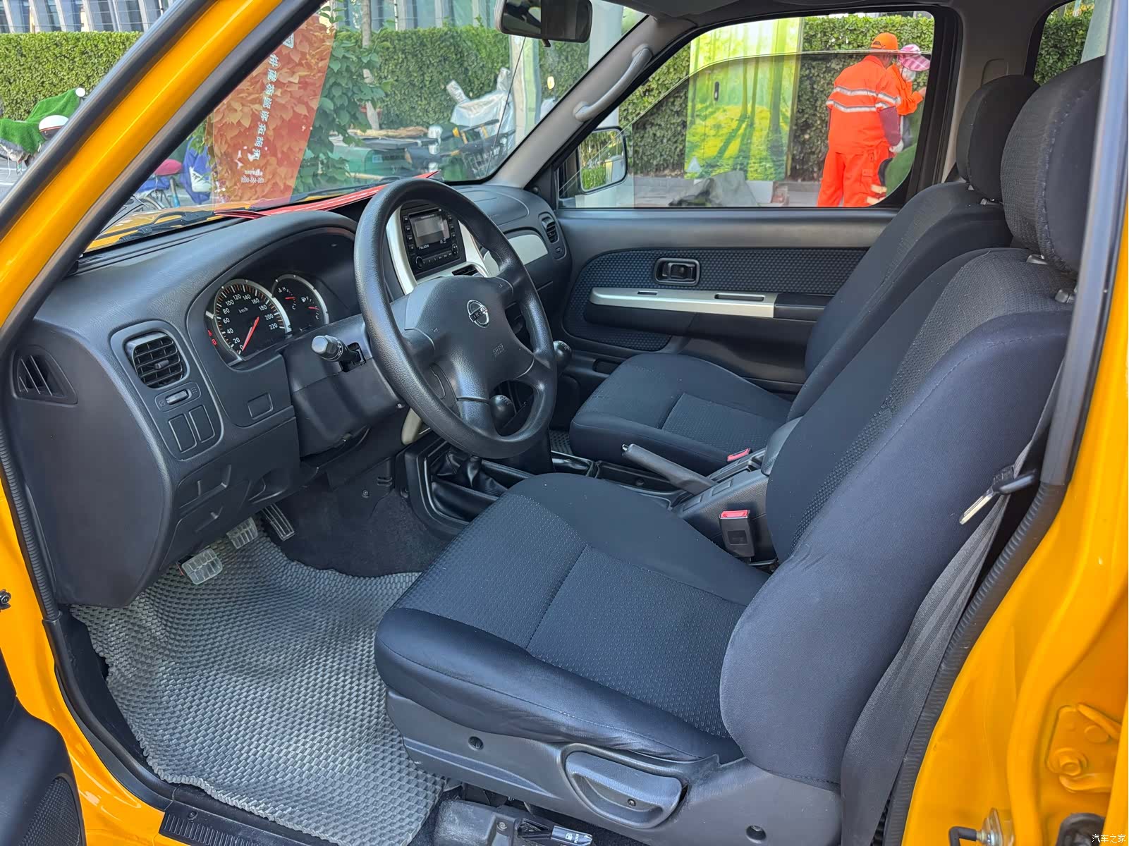 Nissan Paladin, 2014 7