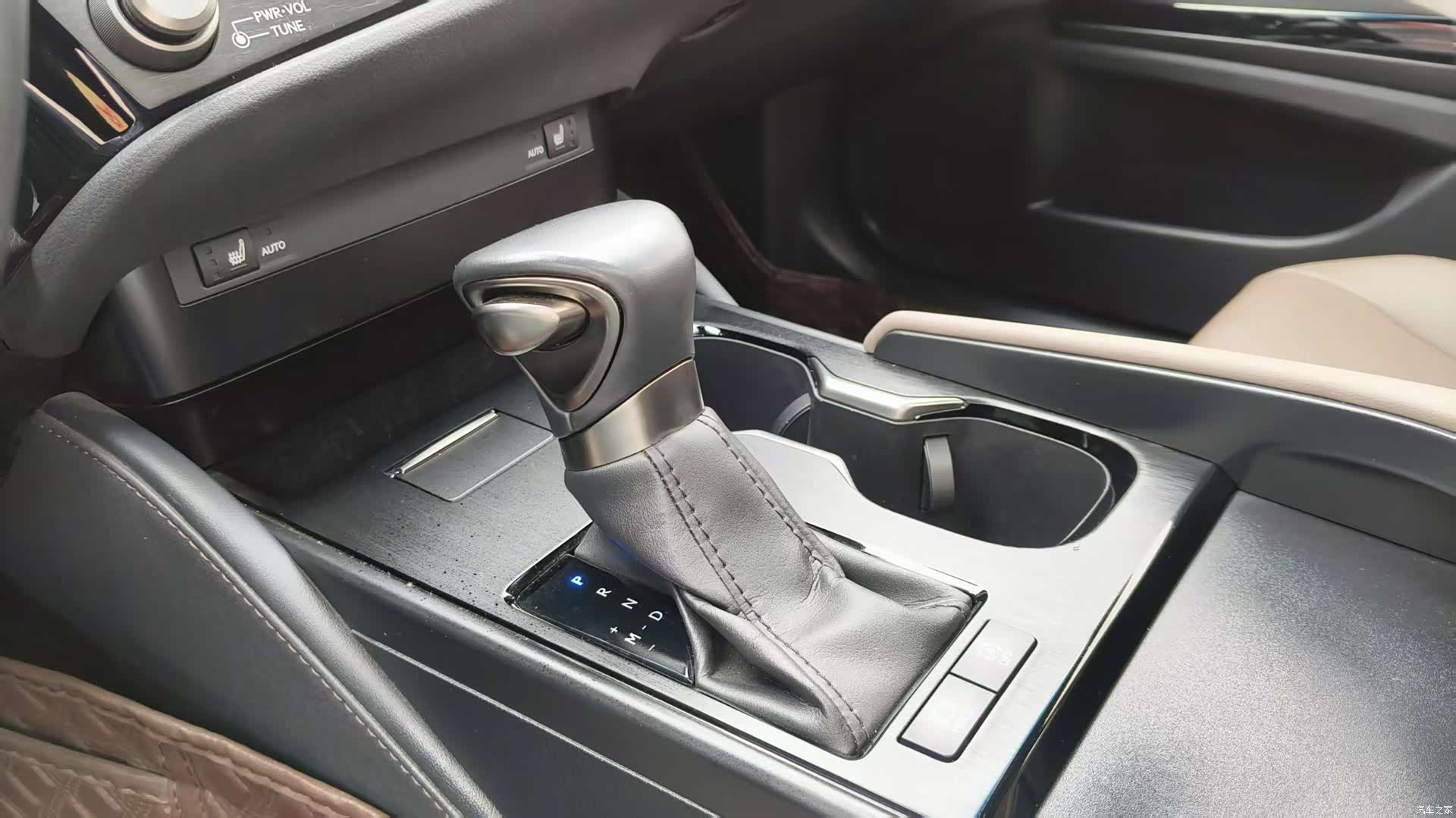 Lexus ES, 2022 20