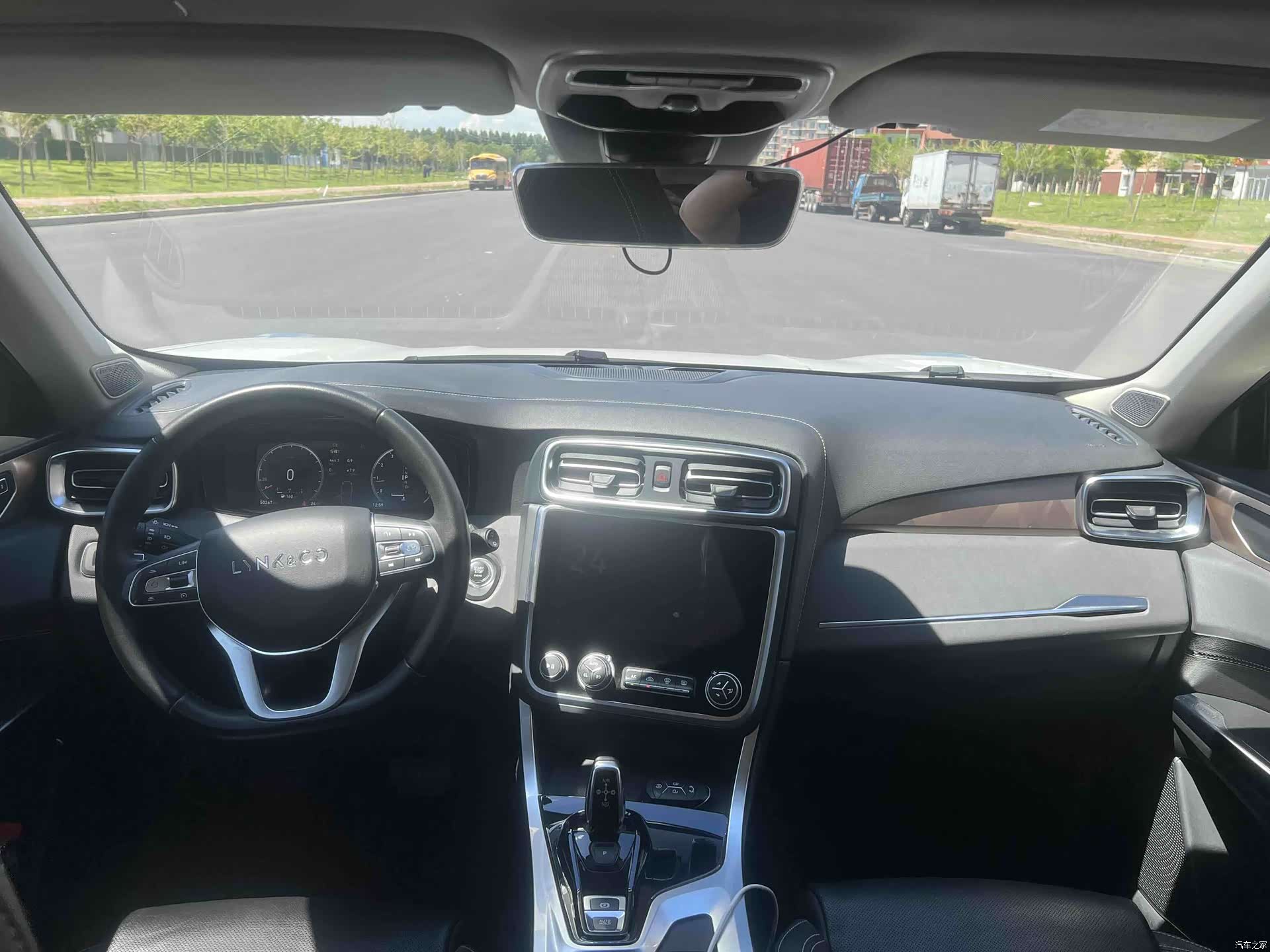 Lynk & Co 01, 2020 все фото