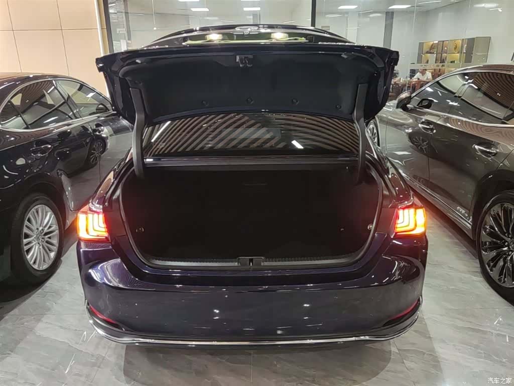Lexus ES, 2021 19