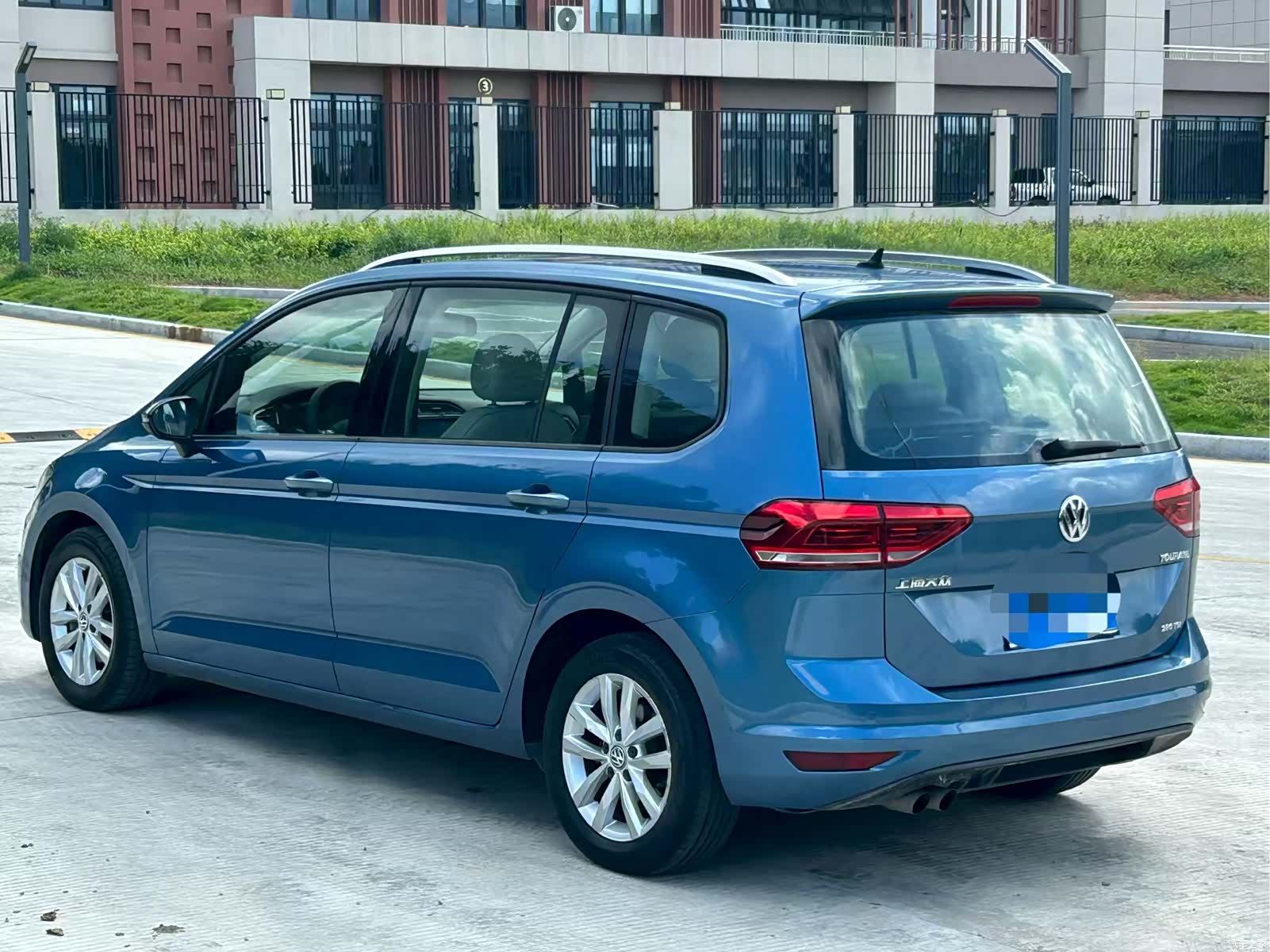 Volkswagen L, 2016 7