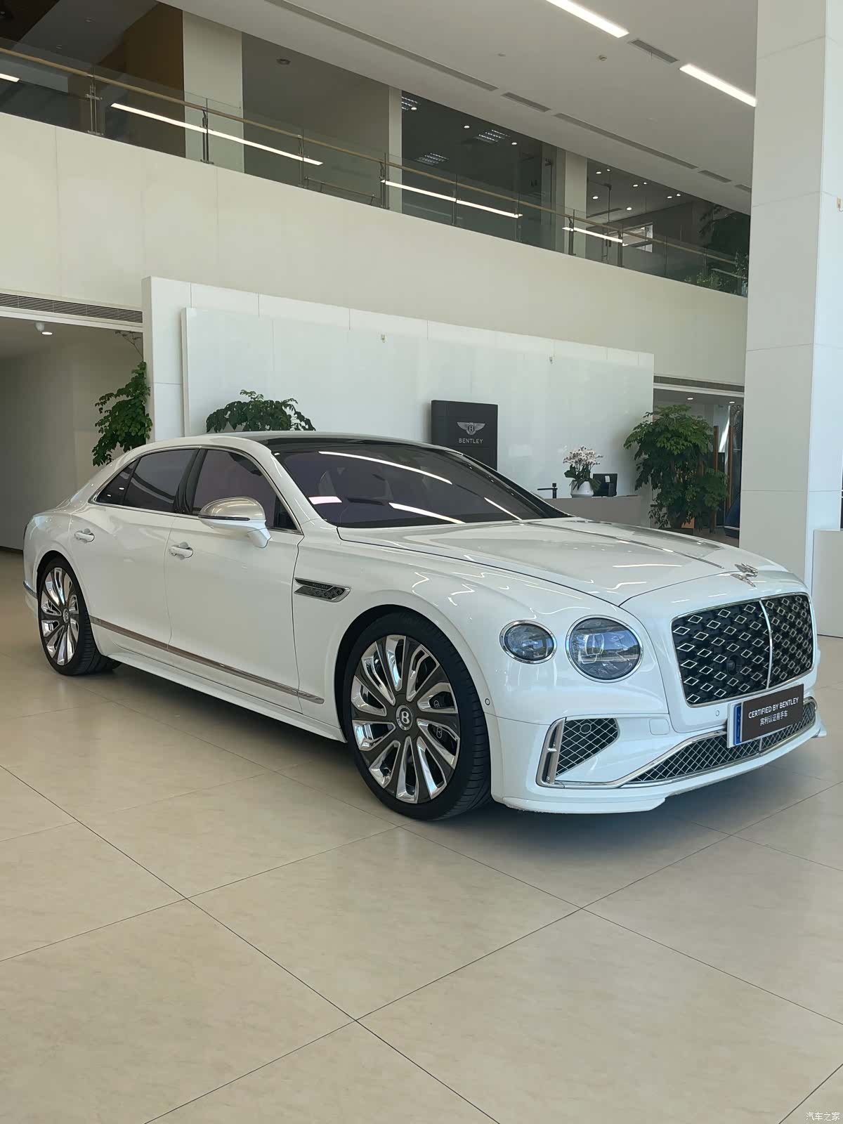 Bentley Flying Spur, 2025 2