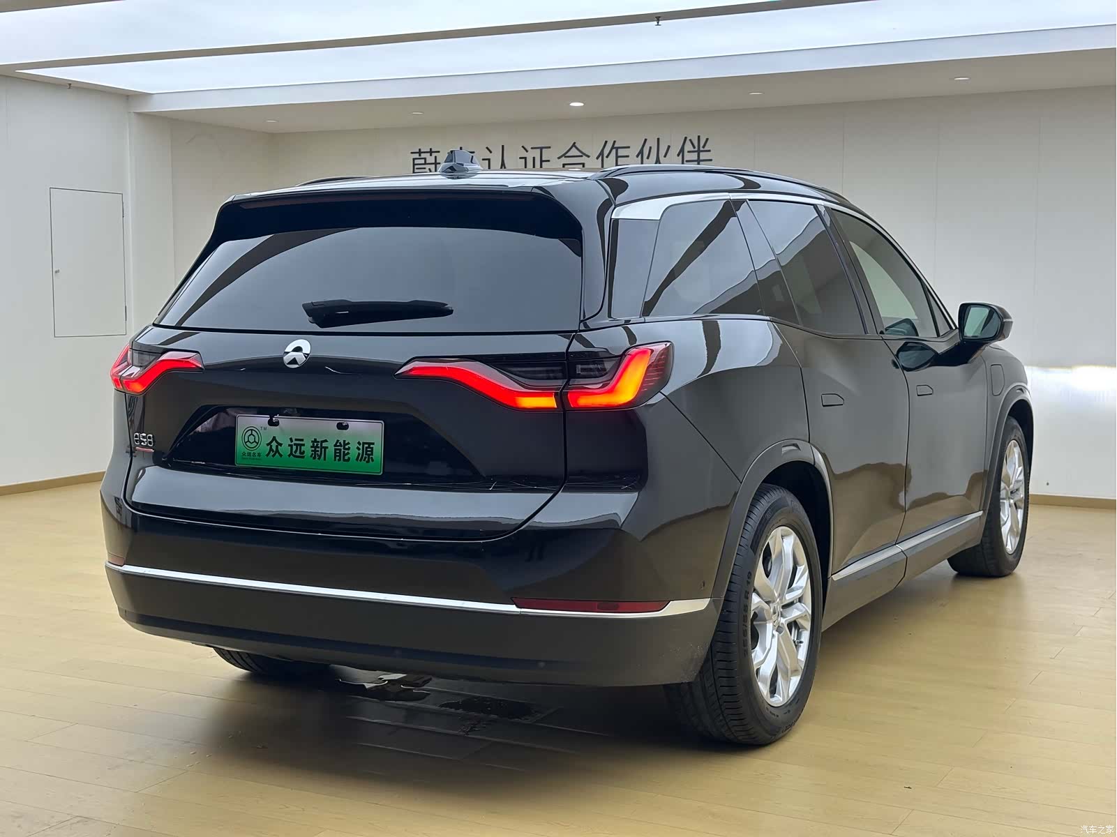 NIO ES8, 2021 25