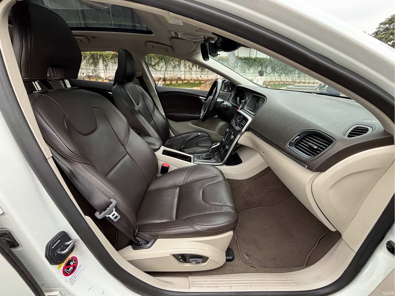 Volvo V40, 2016 все фото
