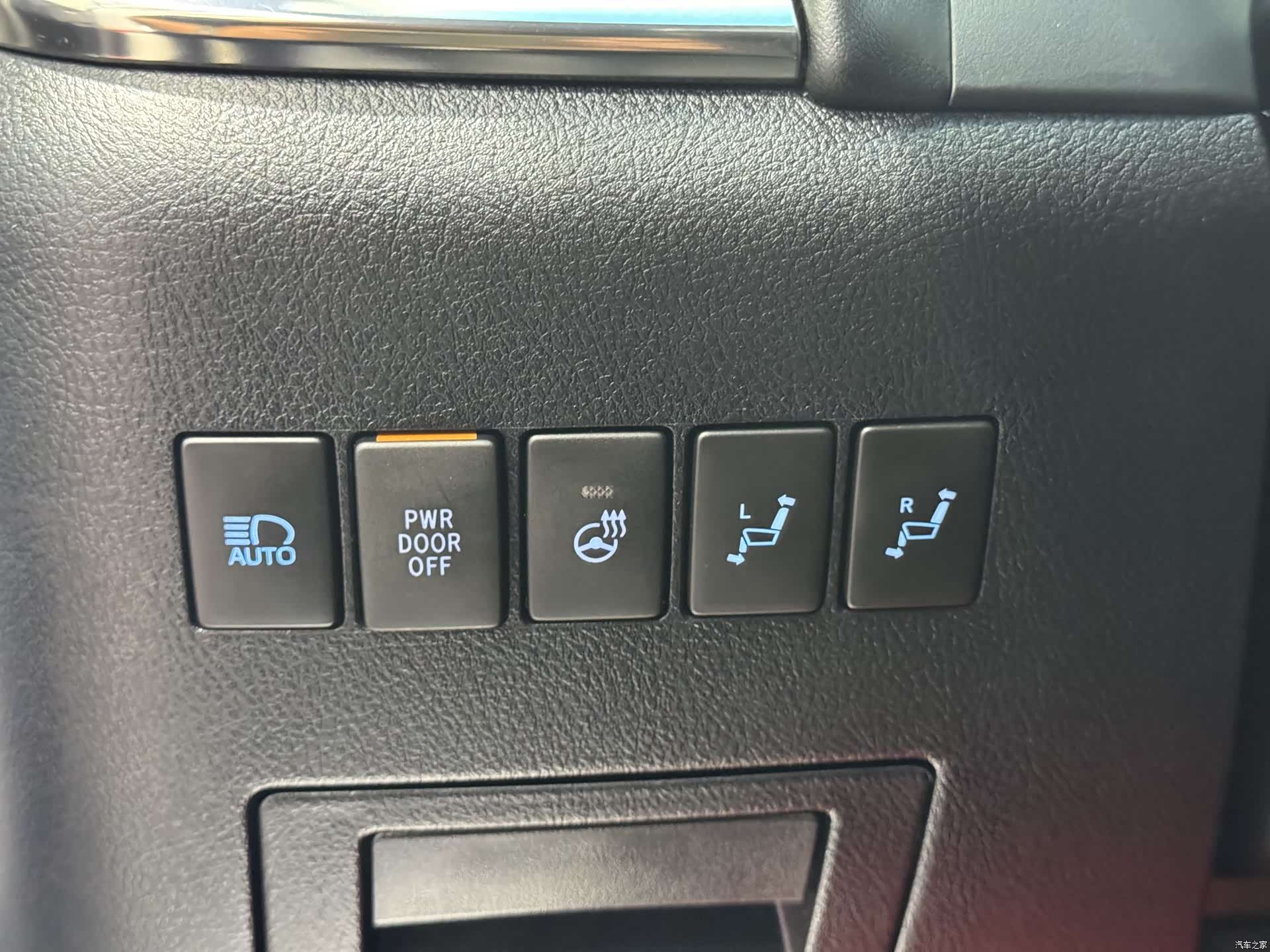Toyota Vellfire, 2021 12