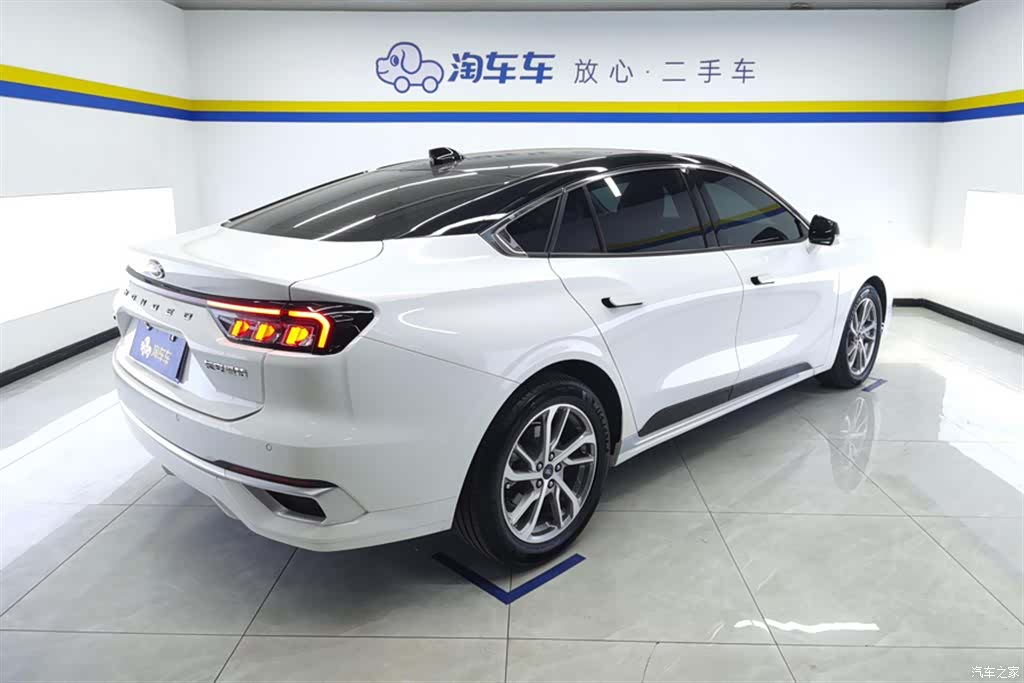 Ford Mondeo, 2023 3