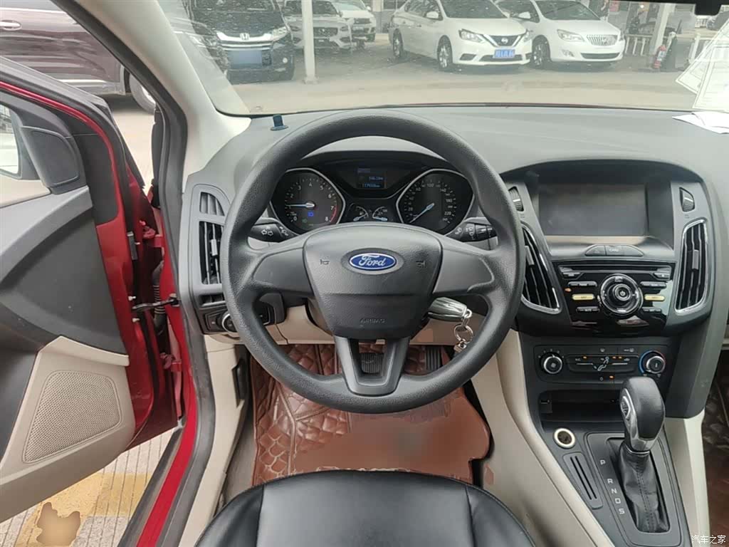 Ford Focus, 2015 11