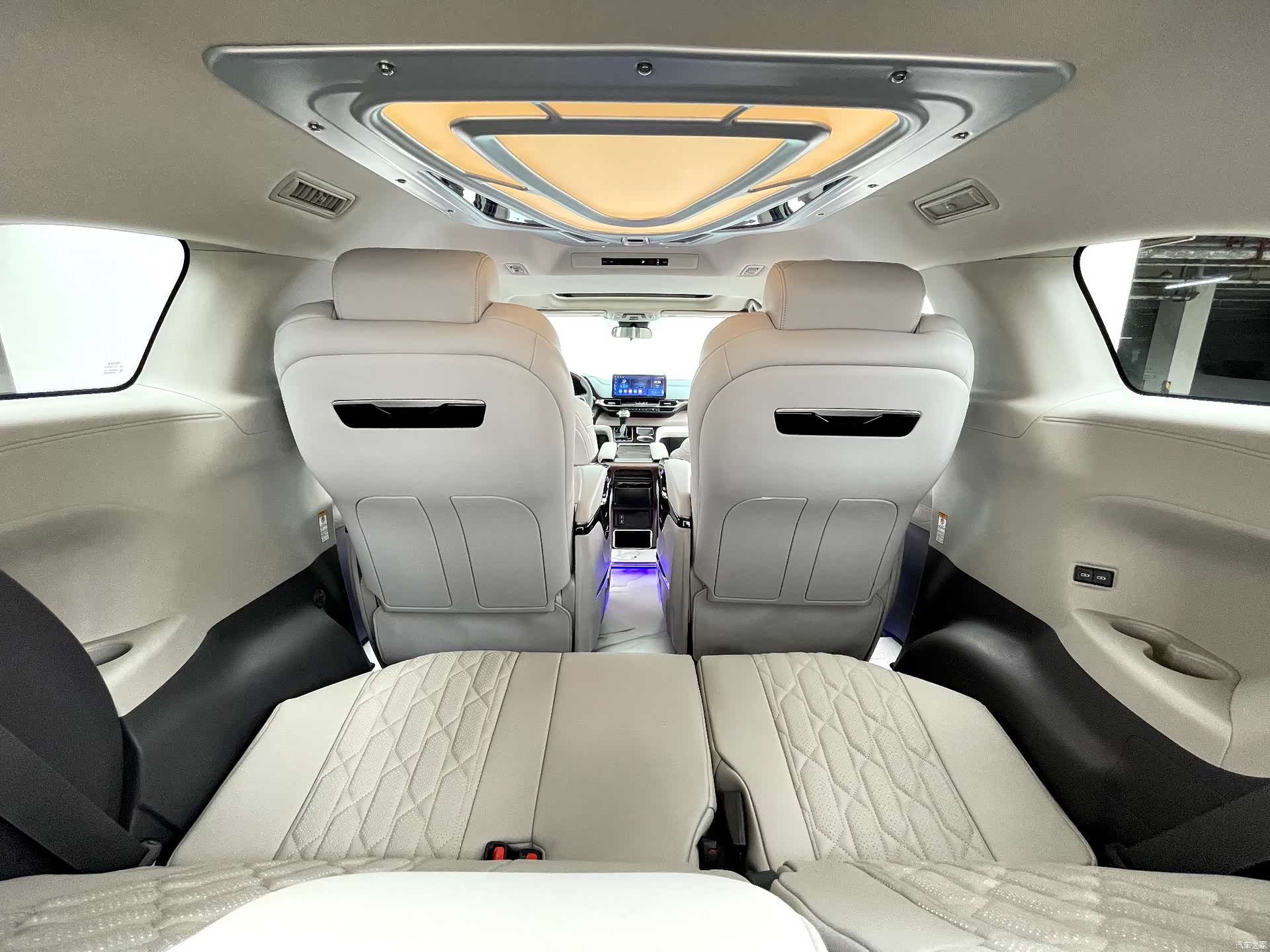 Toyota Sienna, 2022 16