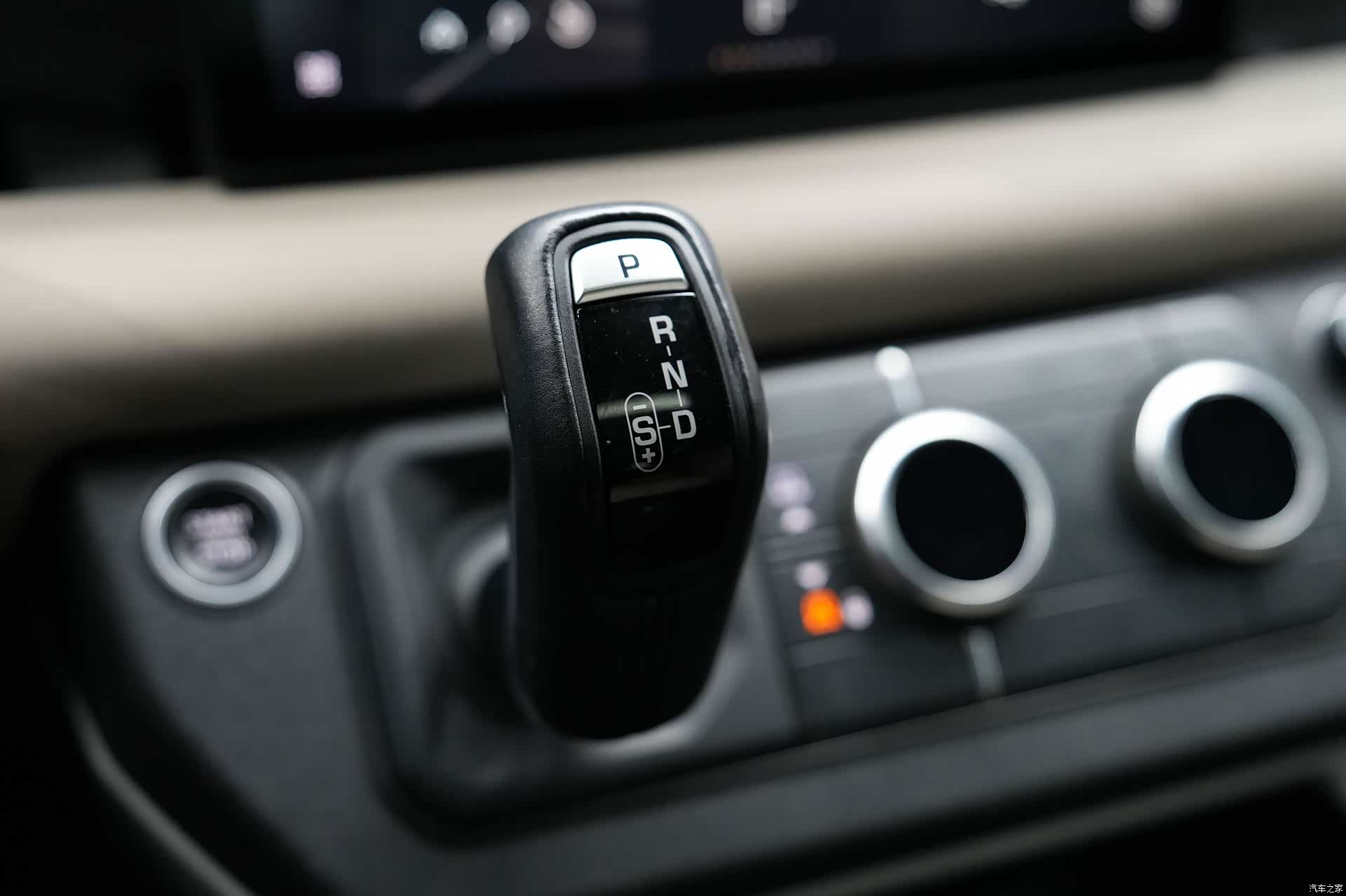 Land Rover Defender, 2021 23
