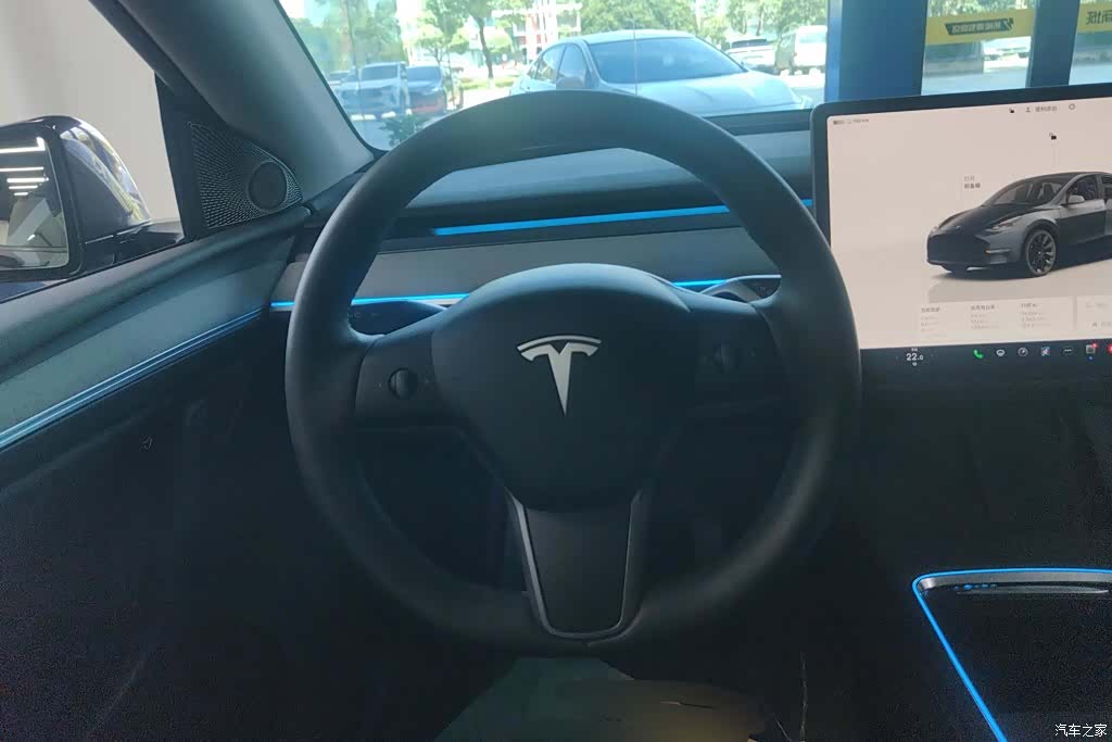 Tesla Model Y, 2024 15