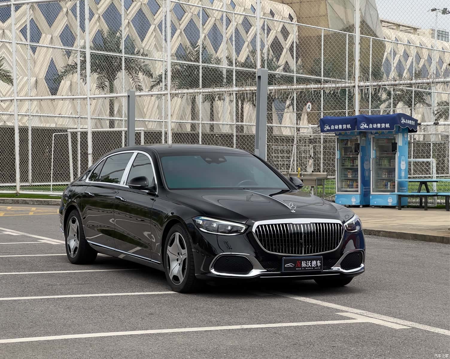 Maybach S-Class, 2023 3