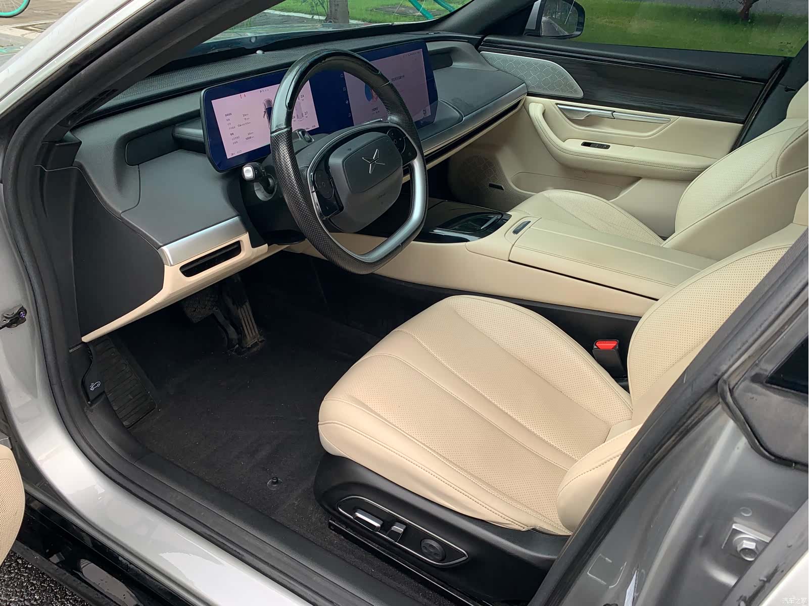 Xpeng P7, 2022 9