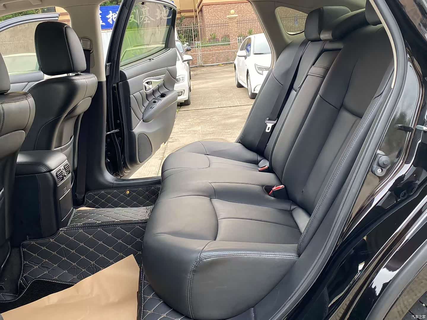 Infiniti Q70, 2016 все фото