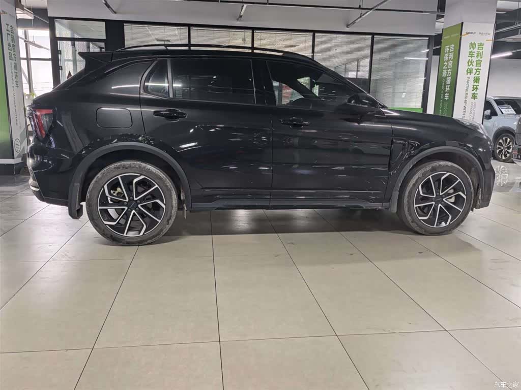 Lynk & Co 01, 2023 все фото