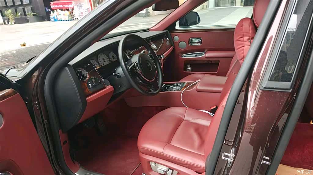 Rolls-Royce Ghost, 2012 10