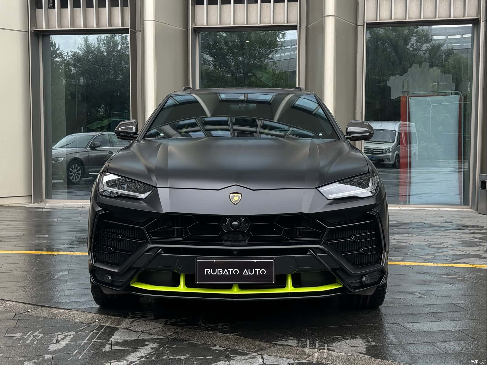 Lamborghini Urus, 2022 4