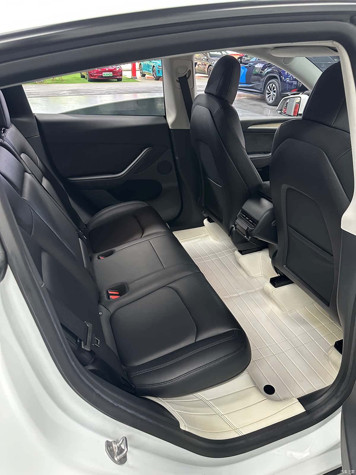 Tesla Model Y, 2022 17