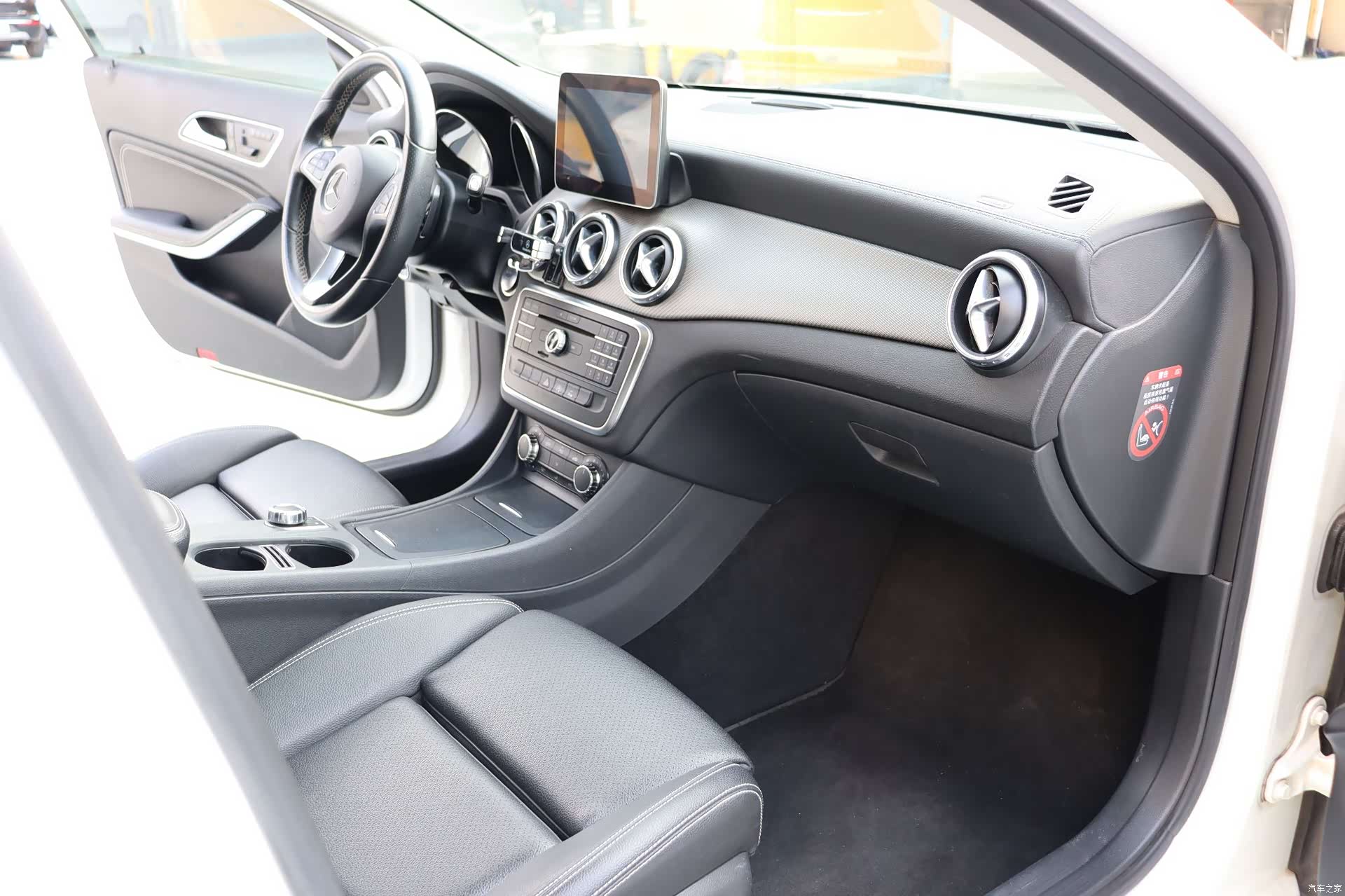 Mercedes-Benz GLA, 2017 10