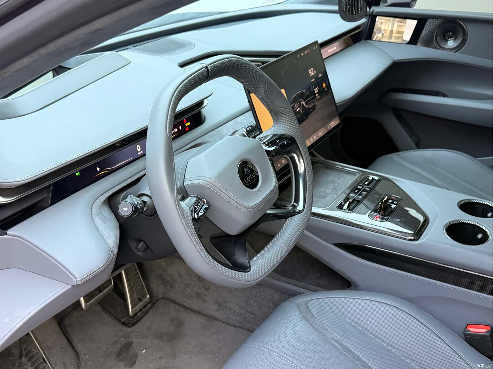Lotus EMEYA, 2025 10