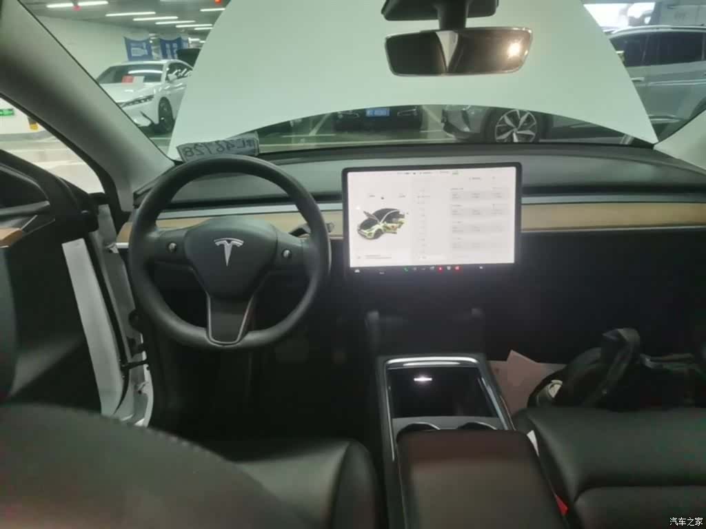 Tesla Model Y, 2021 11