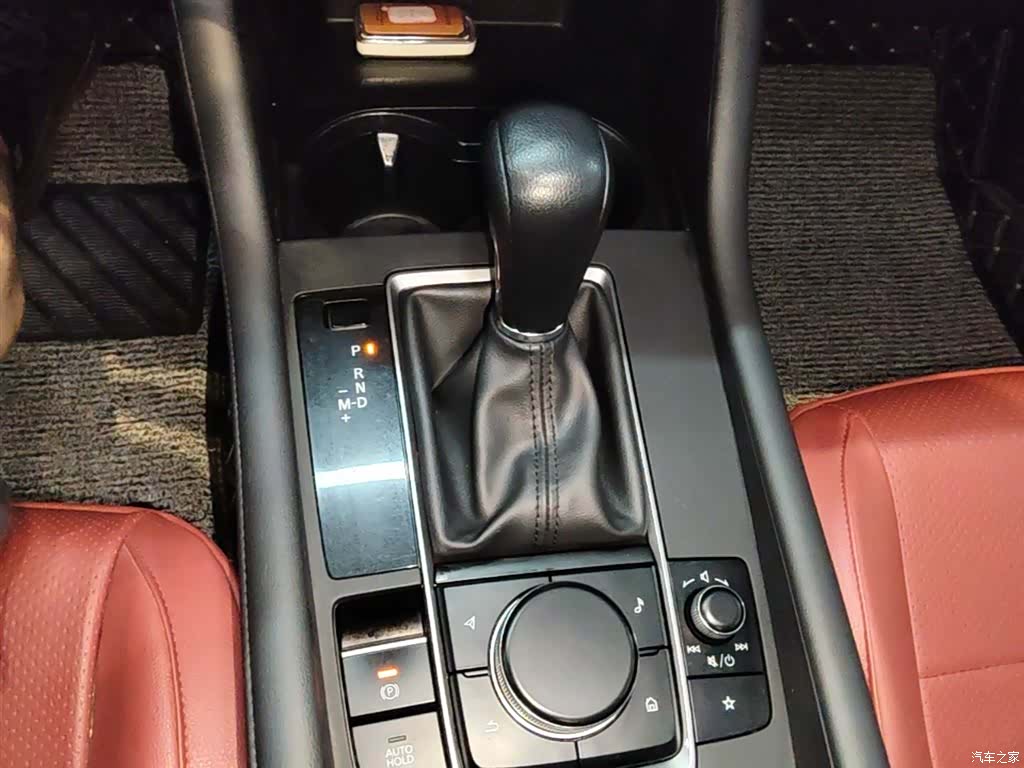 Mazda Mazda3, 2020 14