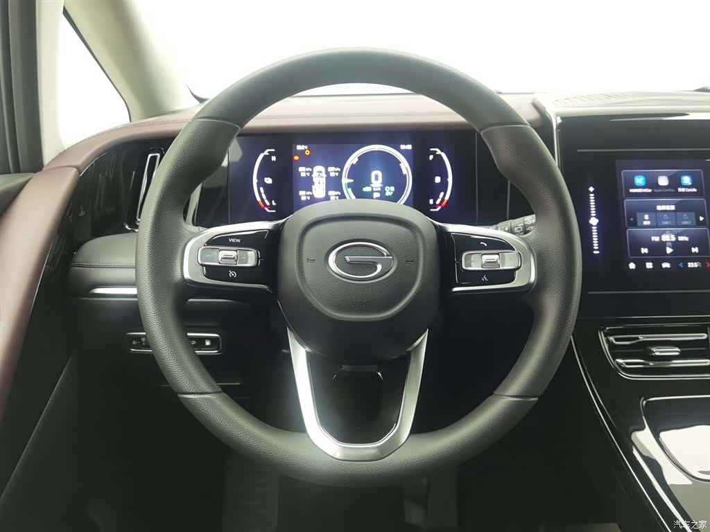 Trumpchi E9, 2025 11