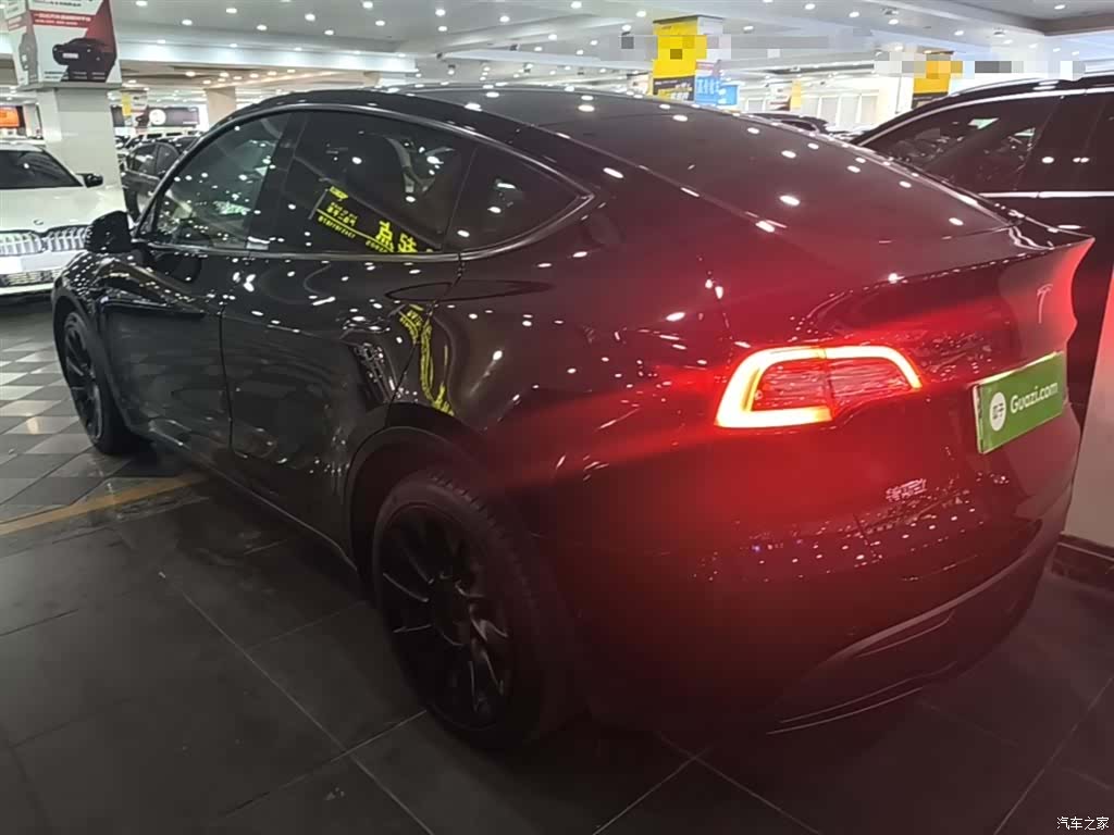 Tesla Model Y, 2022 все фото