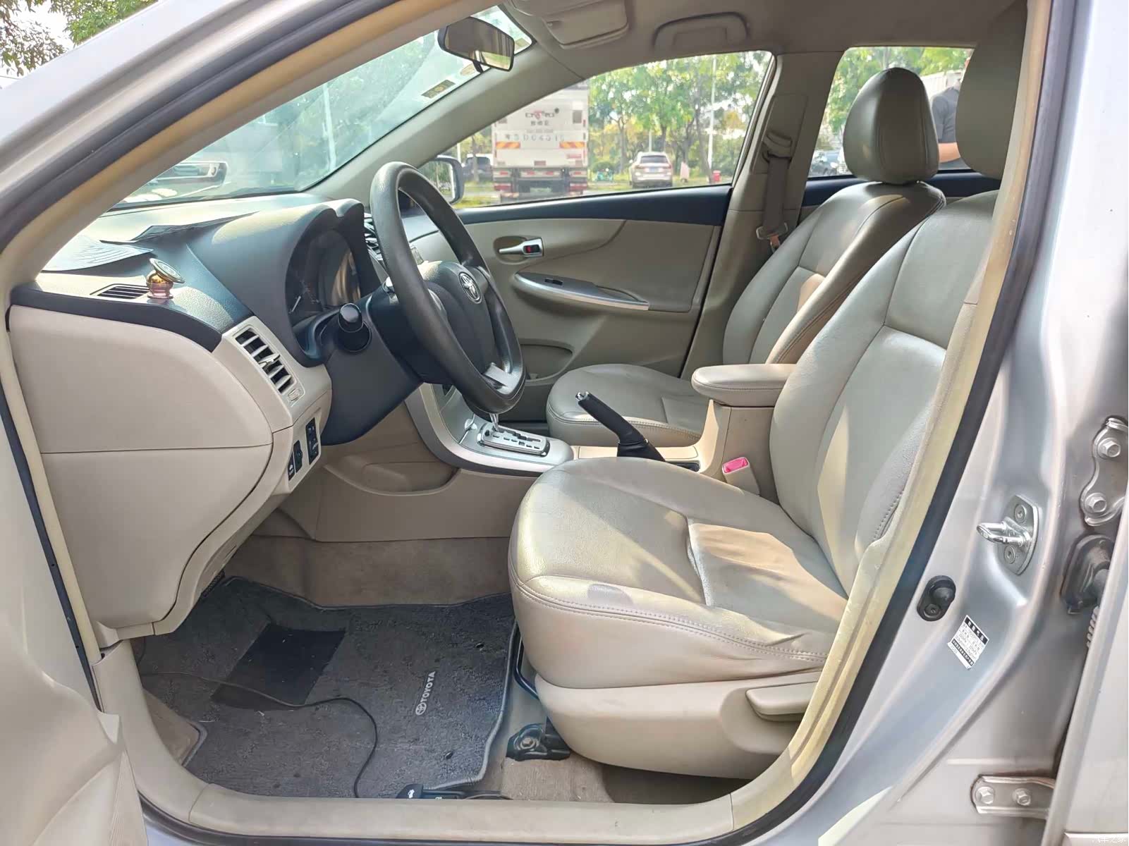 Toyota Corolla, 2014 12