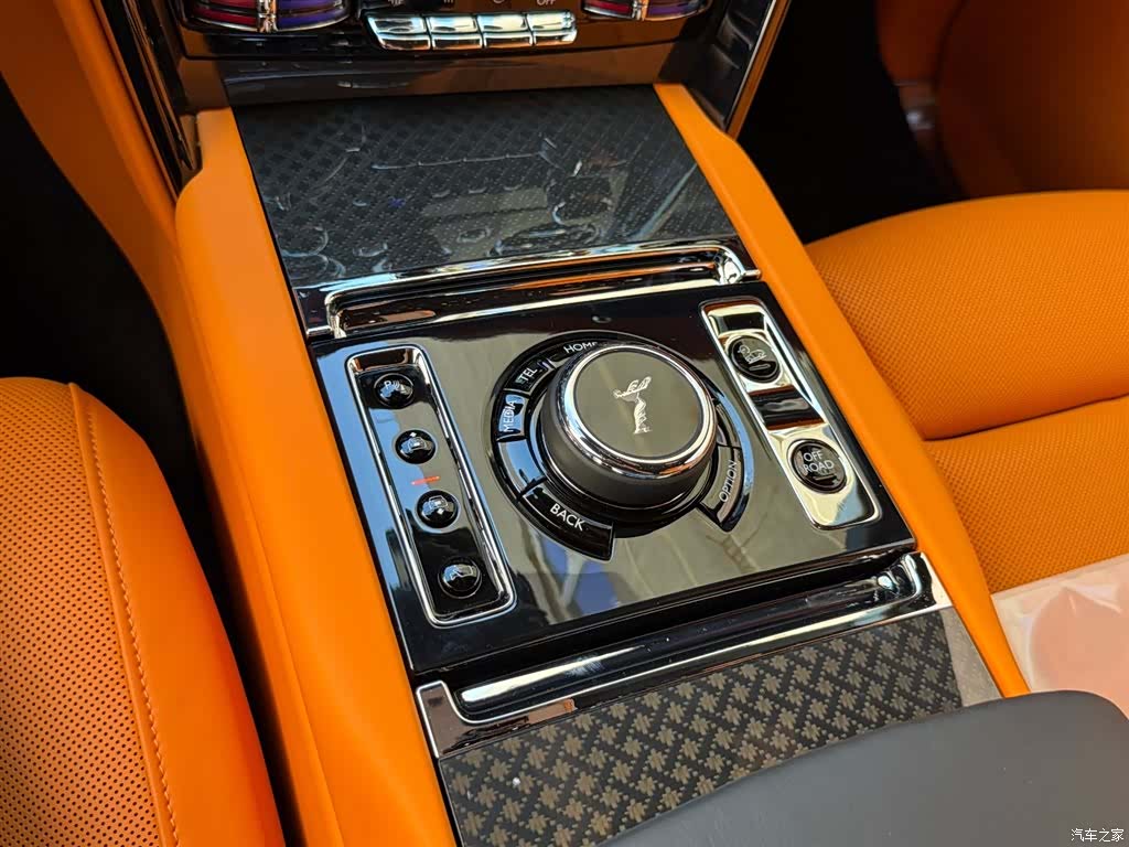 Rolls-Royce Cullinan, 2025 8