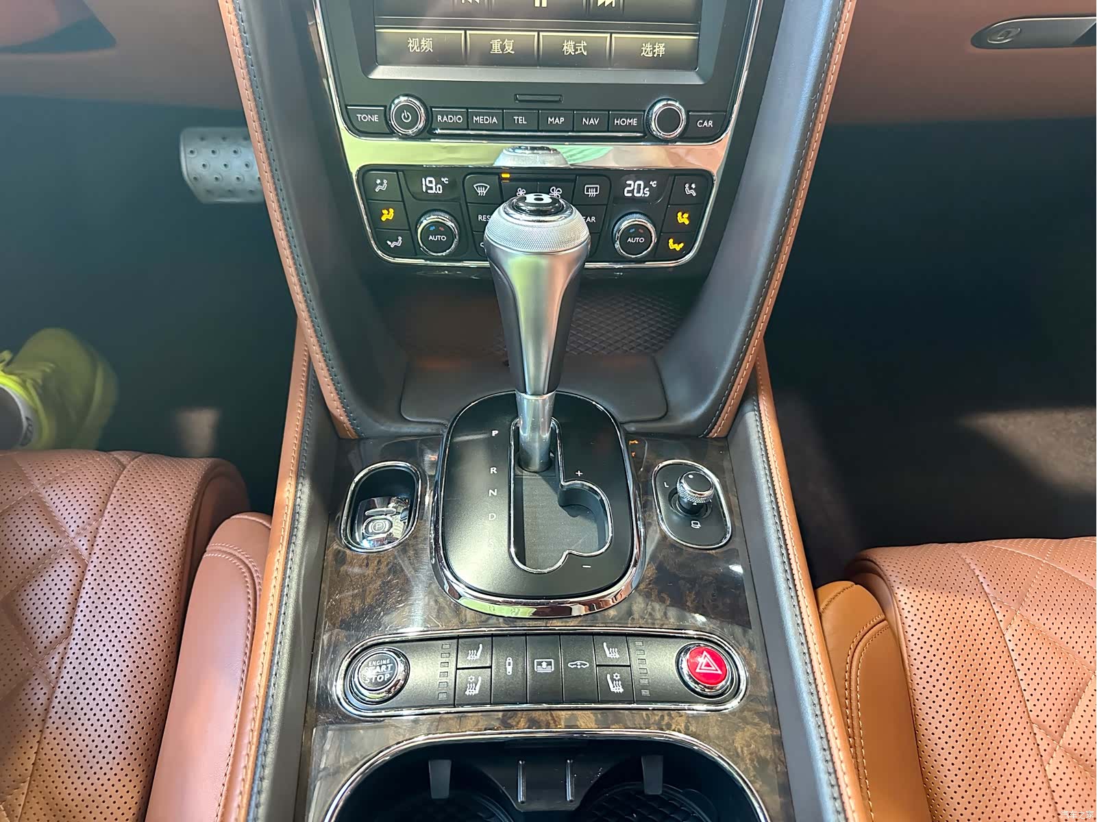 Bentley Flying Spur, 2018 13