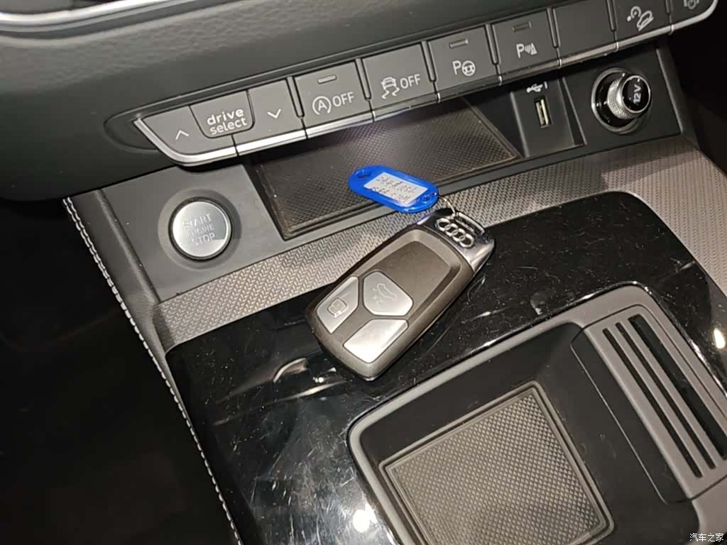 Audi Q5L, 2024 9