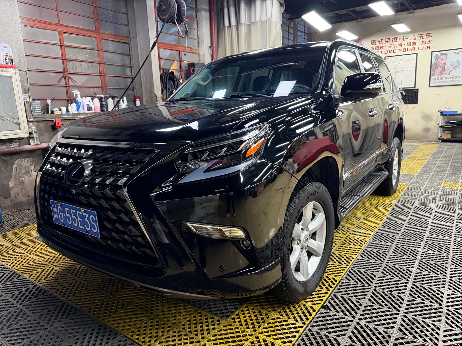 Lexus GX, 2011 1