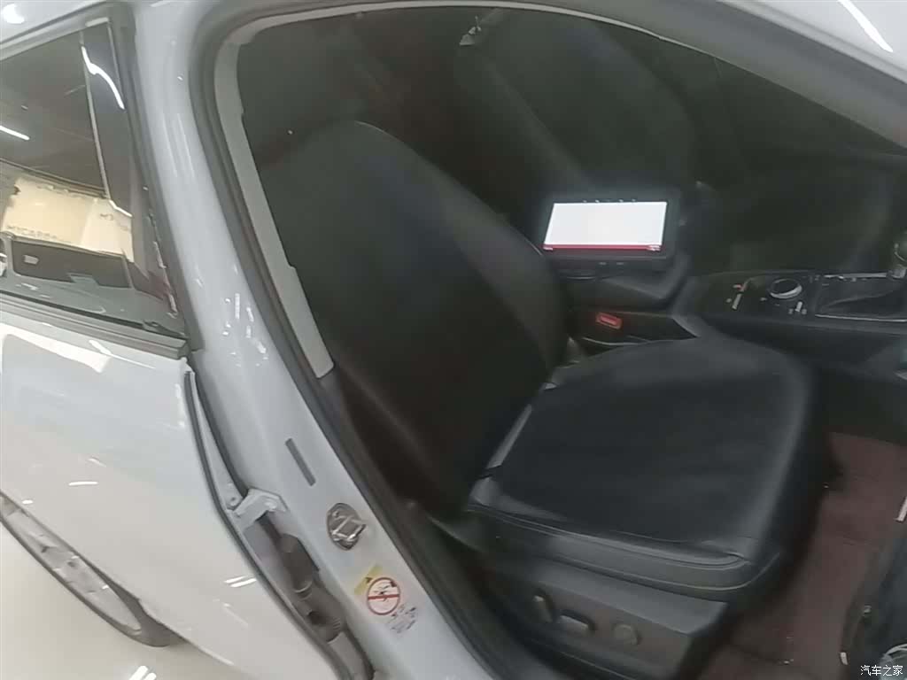 Audi Q2L, 2021 25
