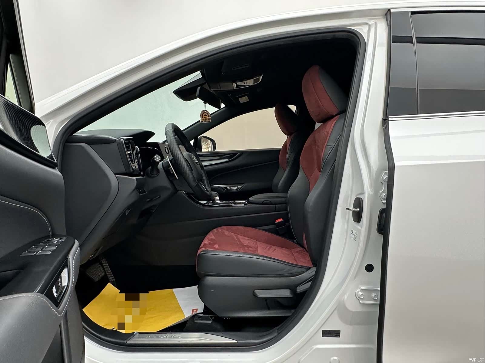 Lexus NX, 2023 12
