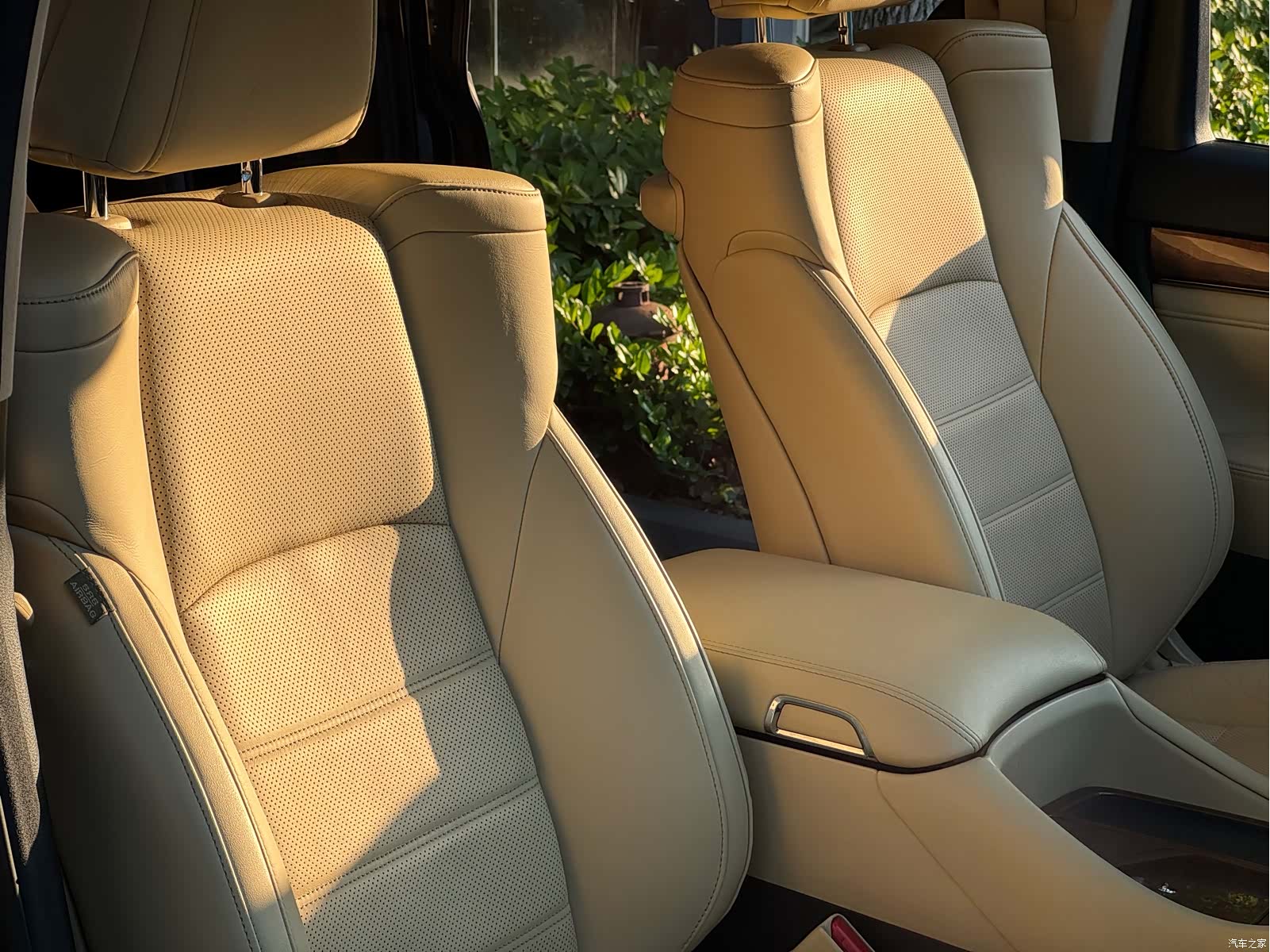 Toyota Alphard, 2018 12