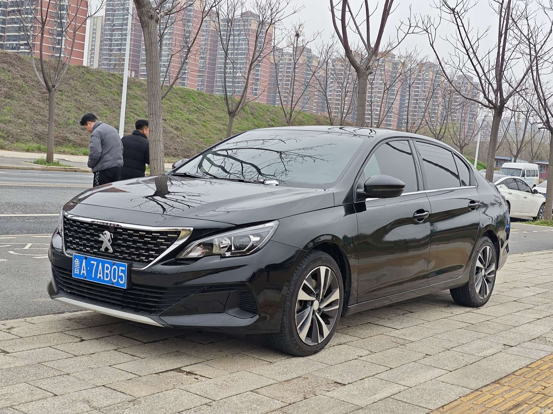 Peugeot 408