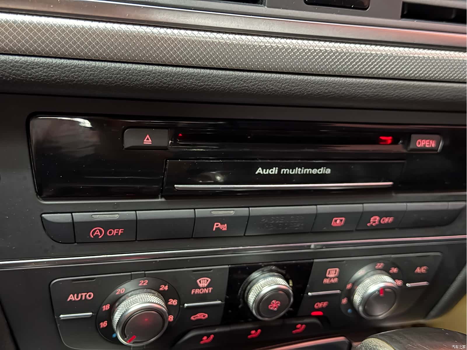 Audi A6L, 2014 12