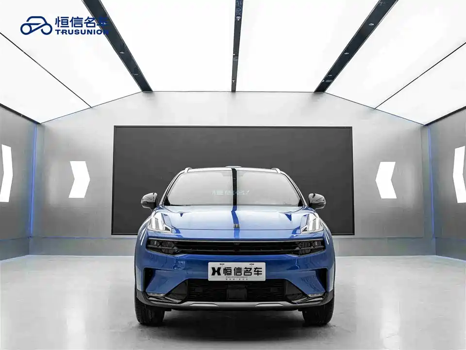 Lynk & Co 06