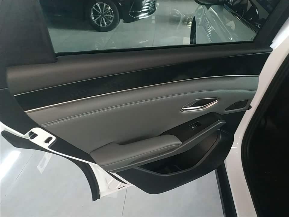 BYD Qin L BYD Qin L
