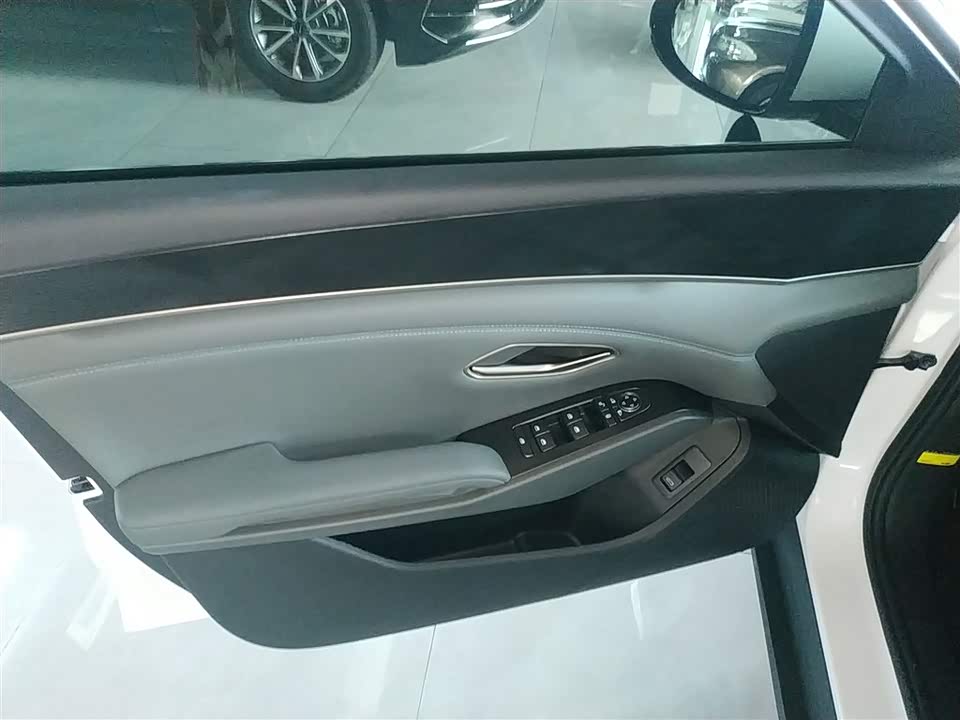 BYD Qin L BYD Qin L