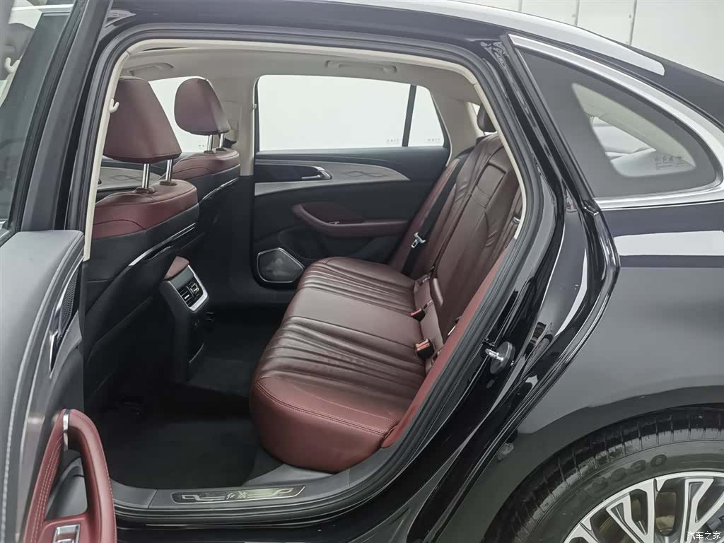 Hongqi H5, 2023 15